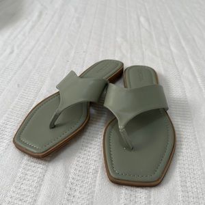 Just fab flip flops